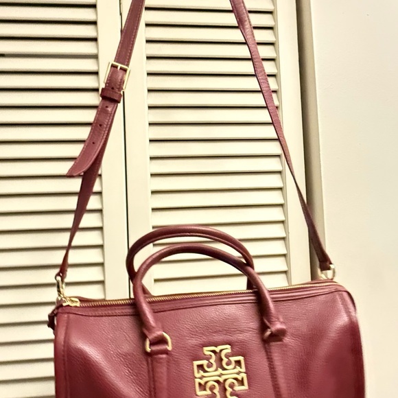 2 Tori Burch hand bags . New, spacious , casual, beautiful colors. - Picture 13 of 16